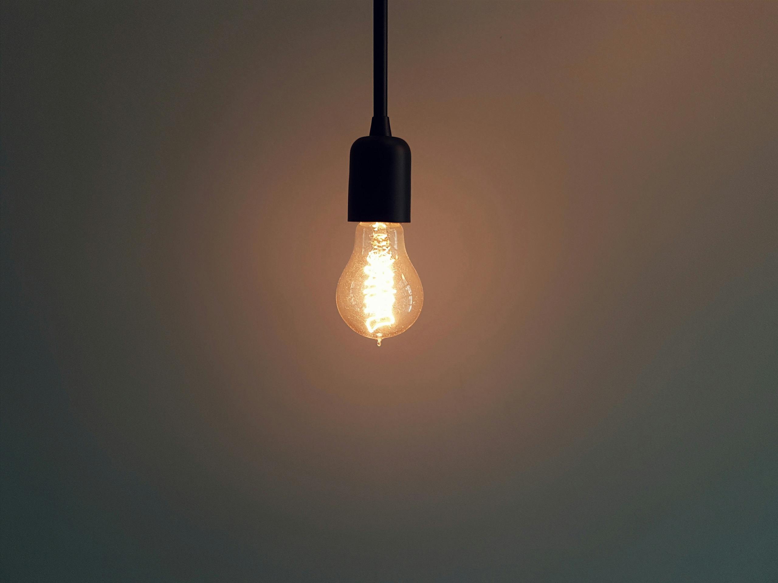 Lavori domestici a Rimini, cambio di lampadine, piccole riparazioni
